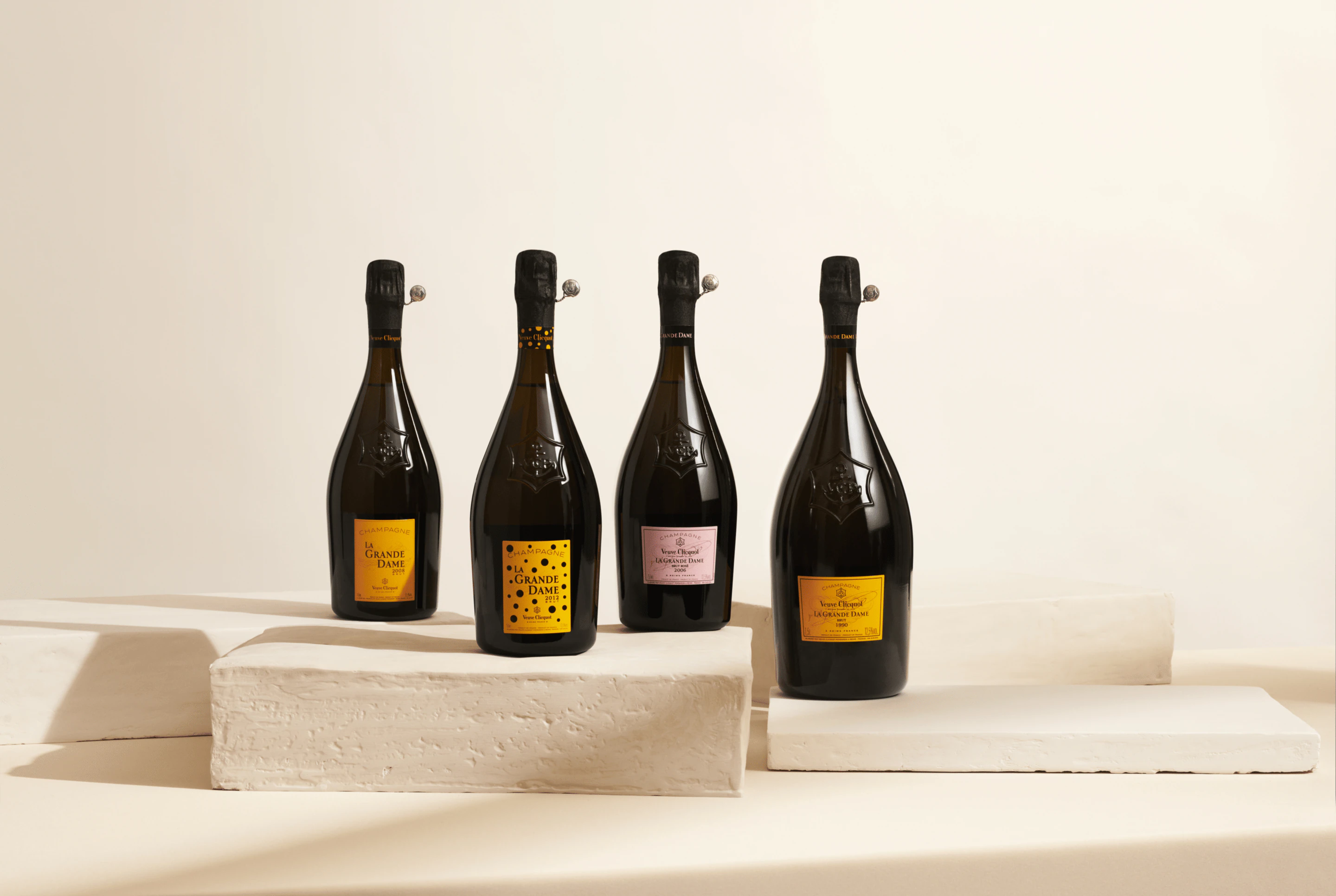 Veuve Clicquot La Grande Dame Brut Rosé Champagne 2006 | Exquisite Wine & Alcohol Gift Delivery Toronto Canada | Vyno