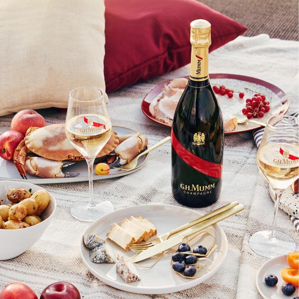 Mumm Grand Cordon Brut Champagne | Luxury Wine, Alcohol & Gift Delivery Canada | Vyno