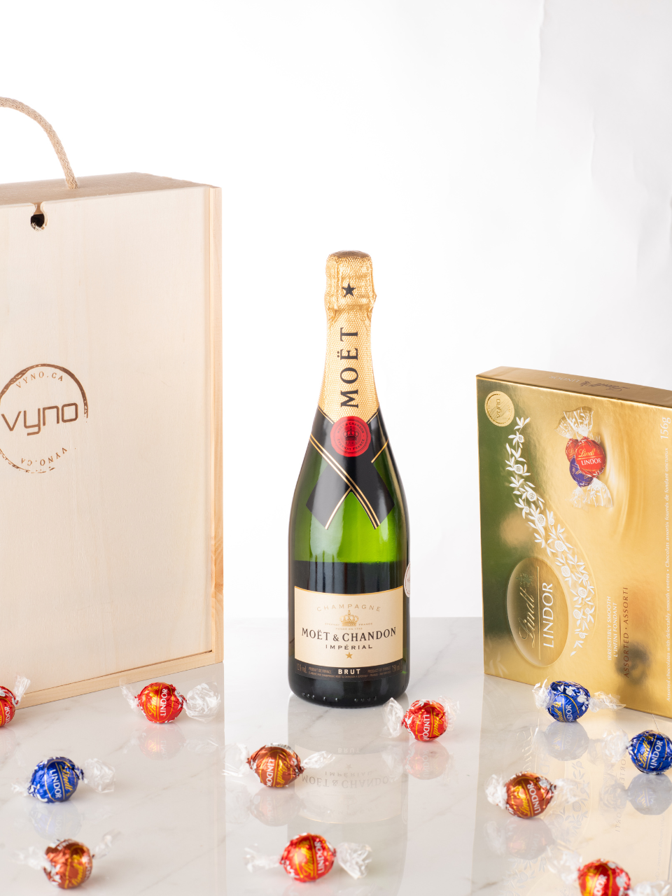 Vyno Champagne Gift Set | Exquisite Wine & Alcohol Gift Delivery Toronto Canada | Vyno